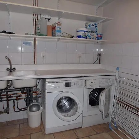 Rez-de-chaussee, 6 Pers. -